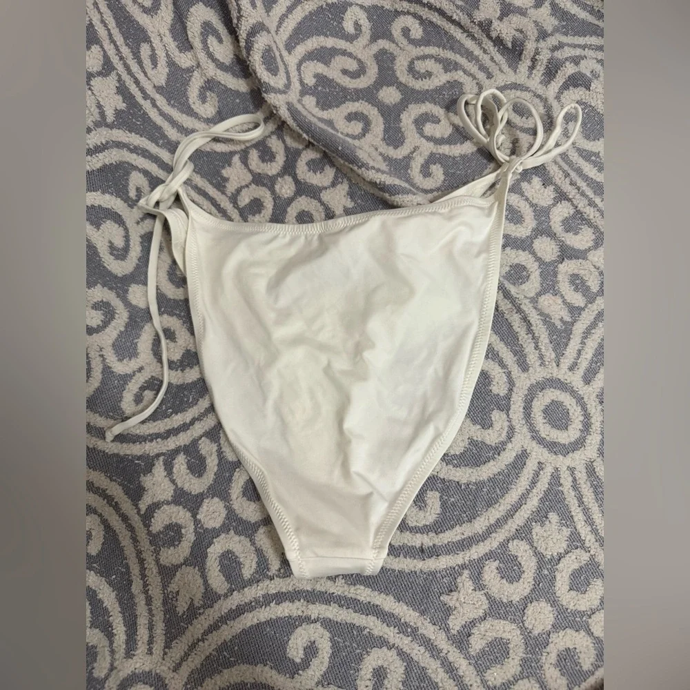 SKIMS Size 2x Tie Bikini Bottom Marble White Swim bottoms New
